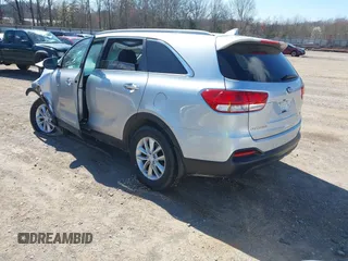 2018 Kia Sorento LX with VIN 5XYPG4A36JG420268, listed as a IAAI auction lot 41807169 with 99,272 mi miles. Bid and sale history available at carsss.com. Image 3.