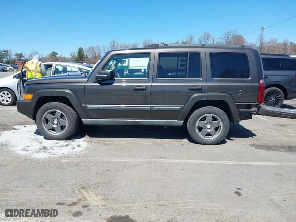 2006 Jeep Commander with VIN 1J8HH48K96C176263, listed as a IAAI auction lot 41843558 with 172,157 mi miles. Bid and sale history available at carsss.com. Image 15.