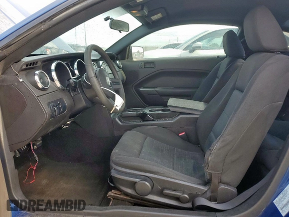 2007 Ford Mustang Deluxe with VIN 1ZVFT80NX75259360, listed as a Copart auction lot 64798625 with 194,209 mi miles and Clean title. Bid and sale history available at DreamBid. Image 7.