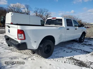 2022 Ram 3500 Tradesman with VIN 3C63RRGL5NG140014, listed as a Copart auction lot 44039065 with 102,143 mi miles and Clean Title. Bid and sale history available at carsss.com. Image 3.