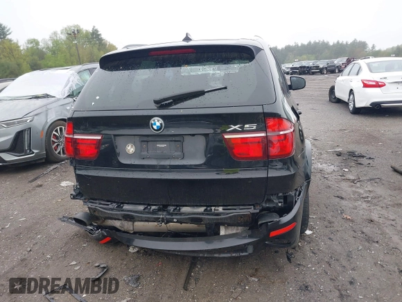 2013 BMW X5 xDrive50i z VIN 5UXZV8C57DL899442, wystawiony jako IAAI lot #42204247 z przebiegiem 120 207 mil mil oraz . Historia ofert i sprzedaży dostępna na DreamBid. Obrazek 17.