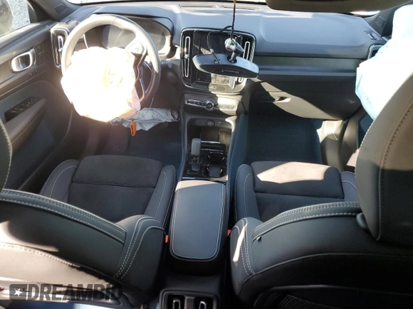 2022 Volvo C40 Ultimate с VIN YV4ED3GB8N2004020, выставлен на аукционе Copart как лот 87205904 с пробегом 45 082 миль миль и Списание • Salvage title. История ставок и продаж доступна на DreamBid. Изображение 8.