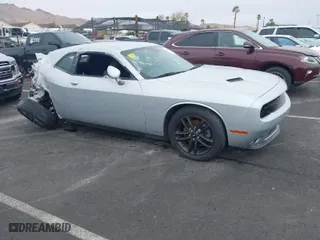 2019 Dodge Challenger SXT with VIN 2C3CDZGG3KH683582, listed as a IAAI auction lot 40073064 with 78,243 mi miles. Bid and sale history available at carsss.com. Image 1.