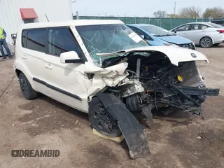 2013 Kia Soul with VIN KNDJT2A56D7488031, listed as a IAAI auction lot 41941283 with 1 mi miles. Bid and sale history available at carsss.com. Image 1.