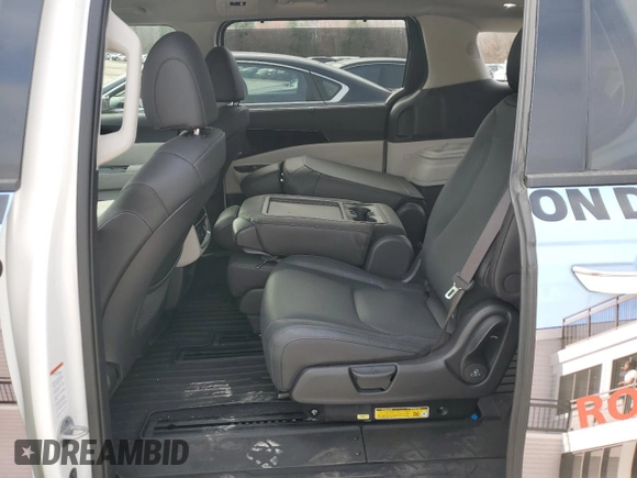 2024 Kia Carnival SX Prestige with VIN KNDNE5H3XR6398458, listed as a Copart auction lot 85314864 with 23,586 mi miles and Salvage Title. Bid and sale history available at DreamBid. Image 11.
