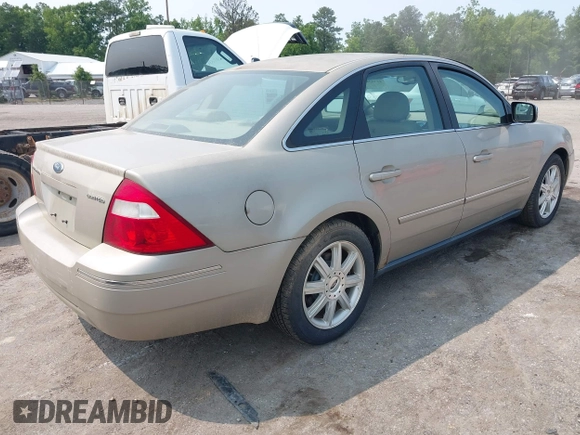 2005 Ford Five Hundred Limited with VIN 1FAHP25175G135427, listed as a IAAI auction lot 42383896 with 299,427 mi miles and . Bid and sale history available at DreamBid. Image 4.