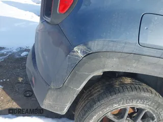 2020 Jeep Renegade Latitude z VIN ZACNJBBB3LPL87460, wystawiony jako IAAI lot #41547700 z przebiegiem 75 000 mil mil oraz . Historia ofert i sprzedaży dostępna na DreamBid. Obrazek 20.
