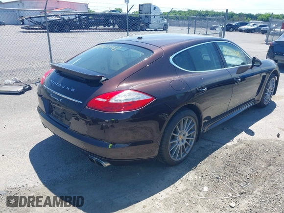 2012 Porsche Panamera S z VIN WP0AB2A75CL060106, wystawiony jako IAAI lot #42240948 z przebiegiem 52 294 mil mil oraz . Historia ofert i sprzedaży dostępna na DreamBid. Obrazek 4.