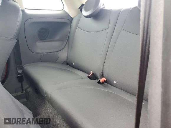 2015 FIAT 500 Pop z VIN 3C3CFFAR8FT545181, wystawiony jako Copart lot #61406525 z przebiegiem 66 151 mil mil oraz Szkoda całkowita • Salvage title. Historia ofert i sprzedaży dostępna na DreamBid. Obrazek 10.