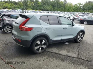 2019 Volvo XC40 Momentum with VIN YV4162XZ8K2019466, listed as a Copart auction lot 58828695 with 81,211 mi miles and Clean title. Bid and sale history available at DreamBid. Image 3.