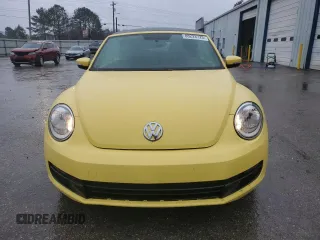 2013 Volkswagen Beetle 50s Edition with VIN 3VW5P7AT7DM828338, listed as a Copart auction lot 88228725 with 106,171 mi miles and Salvage title. Bid and sale history available at DreamBid. Image 5.