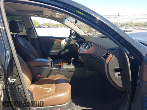2013 Hyundai Genesis 3.8L with VIN KMHGC4DD7DU256396, listed as a IAAI auction lot 41839540 with 90,105 mi miles. Bid and sale history available at carsss.com. Image 5.