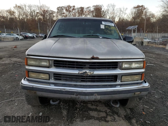1998 Chevrolet Suburban with VIN 1GNGK26R8WJ342364, listed as a Copart auction lot 78850424 with 145,068 mi miles and Salvage Title. Bid and sale history available at carsss.com. Image 5.