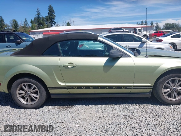 2005 Ford Mustang Deluxe with VIN 1ZVFT84N755254849, listed as a IAAI auction lot 42544077 with 276,391 mi miles and . Bid and sale history available at DreamBid. Image 13.
