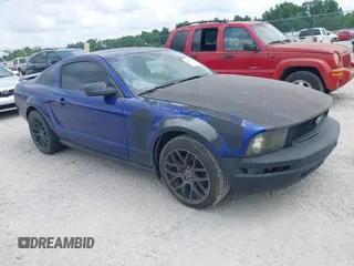 2005 Ford Mustang Deluxe with VIN 1ZVFT80N855245440, listed as a IAAI auction lot 42428523 with 200,198 mi miles and . Bid and sale history available at DreamBid. Image 1.