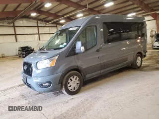 2022 Ford Transit Passenger XL z VIN 1FBAX2C83NKA79919, wystawiony jako Copart lot #50464935 z przebiegiem 33 373 mil mil oraz Tytuł czysty. Historia ofert i sprzedaży dostępna na DreamBid. Obrazek 1.