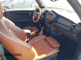 2016 MINI Convertible с VIN WMWWG5C51G3C19231, выставлен на аукционе IAAI как лот 41805261 с пробегом 93 573 миль миль и . История ставок и продаж доступна на DreamBid. Изображение 5.