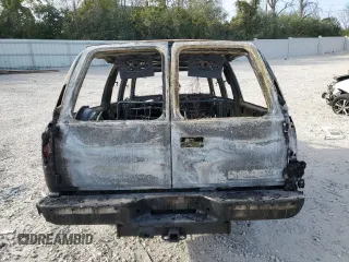 1999 Chevrolet Suburban with VIN 1GNFK16R1XJ561447, listed as a Copart auction lot 74590204 with 0 mi miles and Non Repairable. Bid and sale history available at carsss.com. Image 6.