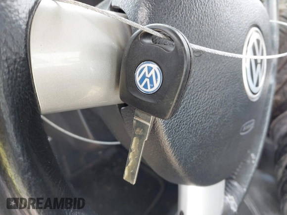 1999 Volkswagen Beetle GLX with VIN 3VWDD21C3XM457125, listed as a IAAI auction lot 39129482 with 156,710 mi miles and . Bid and sale history available at DreamBid. Image 11.