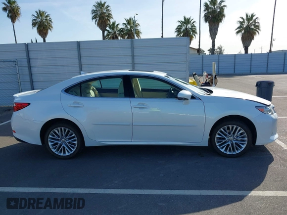 2013 Lexus ES 250 with VIN JTHBK1GGXD2026643, listed as a IAAI auction lot 41987475 with 48,481 mi miles and . Bid and sale history available at DreamBid. Image 13.