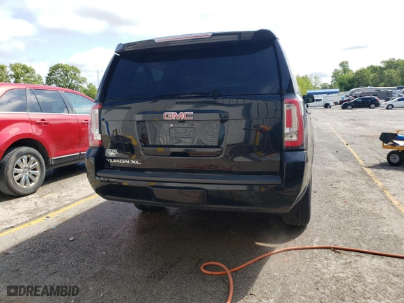2017 GMC Yukon XL SLT with VIN 1GKS2GKC0HR398812, listed as a Copart auction lot 53761834 with 118,941 mi miles and Clean Title. Bid and sale history available at carsss.com. Image 6.