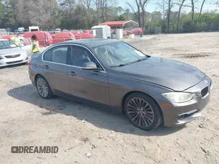 2013 BMW 3 Series 335i z VIN WBA3A9C51DF476537, wystawiony jako IAAI lot #41900742 z przebiegiem 184 094 mil mil oraz . Historia ofert i sprzedaży dostępna na DreamBid. Obrazek 1.