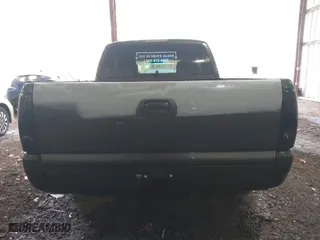 2005 Chevrolet Silverado 1500 LS with VIN 2GCEC19V151298149, listed as a IAAI auction lot 41904701 with 260,054 mi miles. Bid and sale history available at carsss.com. Image 17.