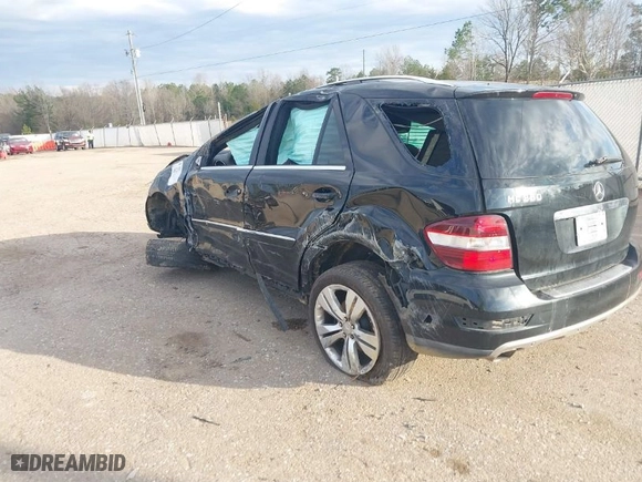 2011 Mercedes-Benz M-Class ML 350 with VIN 4JGBB5GBXBA712838, listed as a IAAI auction lot 41522133 with 1 mi miles. Bid and sale history available at carsss.com. Image 3.