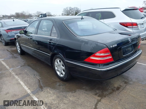 2002 Mercedes-Benz S-Class 4.3L with VIN WDBNG70JX2A298541, listed as a IAAI auction lot 41757586 with 98,305 mi miles. Bid and sale history available at carsss.com. Image 3.