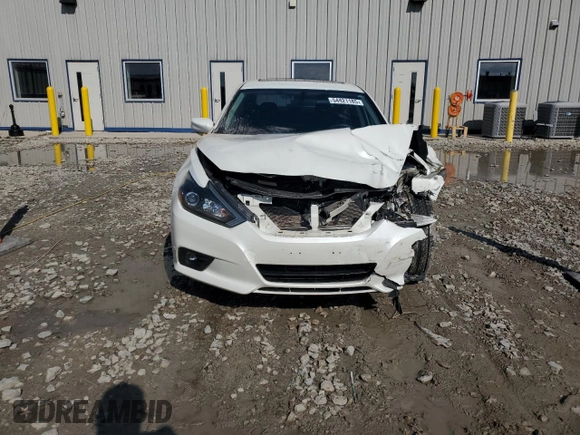 2017 Nissan Altima SR with VIN 1N4AL3AP6HC111449, listed as a Copart auction lot 54421185 with 92,830 mi miles and Non Repairable. Bid and sale history available at DreamBid. Image 5.