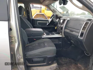 2015 Ram 1500 Big Horn z VIN 3C6RR7LT8FG711548, wystawiony jako IAAI lot #42059708 z przebiegiem 181 589 mil mil oraz . Historia ofert i sprzedaży dostępna na DreamBid. Obrazek 5.