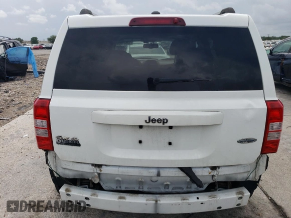 2017 Jeep Patriot High Altitude z VIN 1C4NJRFB4HD196268, wystawiony jako Copart lot #53835805 z przebiegiem 117 110 mil mil oraz Szkoda całkowita • Salvage title. Historia ofert i sprzedaży dostępna na DreamBid. Obrazek 6.