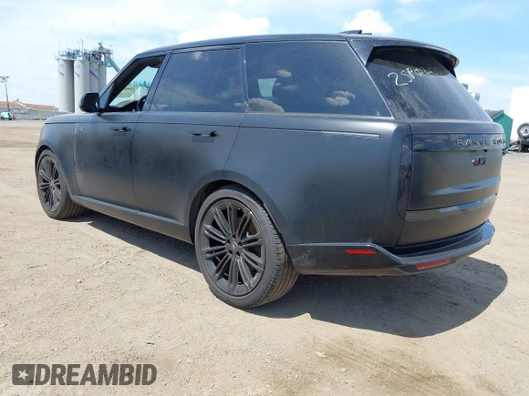 2024 Land Rover Range Rover SE z VIN SALKP9E96RA092327, wystawiony jako IAAI lot #42060310 z przebiegiem 41 594 mil mil oraz . Historia ofert i sprzedaży dostępna na DreamBid. Obrazek 3.
