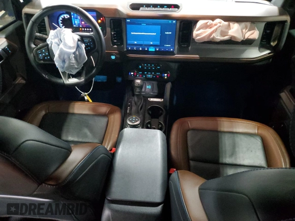 2023 Ford Bronco z VIN 1FMEE5DPXPLB64324, wystawiony jako Copart lot #52914775 z przebiegiem 22 937 mil mil oraz Szkoda całkowita • Salvage title. Historia ofert i sprzedaży dostępna na DreamBid. Obrazek 8.