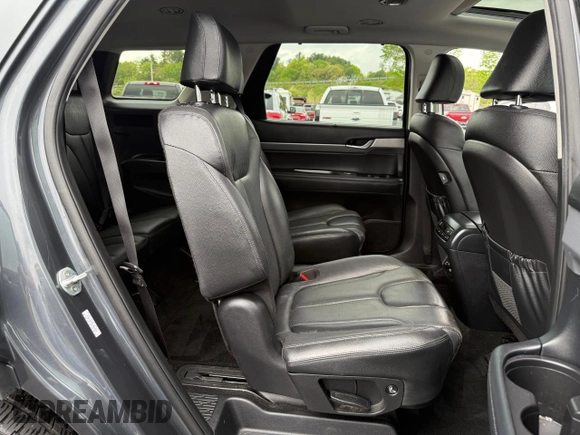 2020 Hyundai Palisade SEL z VIN KM8R4DHE6LU061204, wystawiony jako Copart lot #57970425 z przebiegiem 152 321 mil mil oraz Czysty tytuł • Clean title. Historia ofert i sprzedaży dostępna na DreamBid. Obrazek 6.
