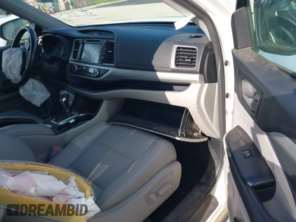 2018 Toyota Highlander Hybrid XLE с VIN 5TDJGRFH2JS051886, выставлен на аукционе IAAI как лот 42739821 с пробегом 131 880 миль миль и . История ставок и продаж доступна на DreamBid. Изображение 5.
