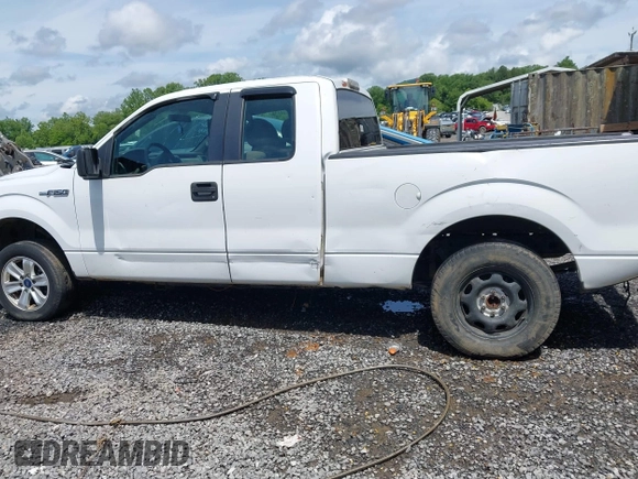 2014 Ford F-150 XL z VIN 1FTEX1CM9EKG17852, wystawiony jako IAAI lot #42483032 z przebiegiem 256 056 mil mil oraz . Historia ofert i sprzedaży dostępna na DreamBid. Obrazek 14.