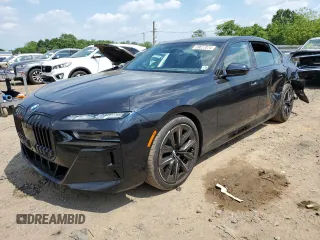 2023 BMW 7 Series 740i z VIN WBA23EH08PCM38868, wystawiony jako Copart lot #59627874 z przebiegiem 17 691 mil mil oraz Szkoda całkowita • Salvage title. Historia ofert i sprzedaży dostępna na DreamBid. Obrazek 1.