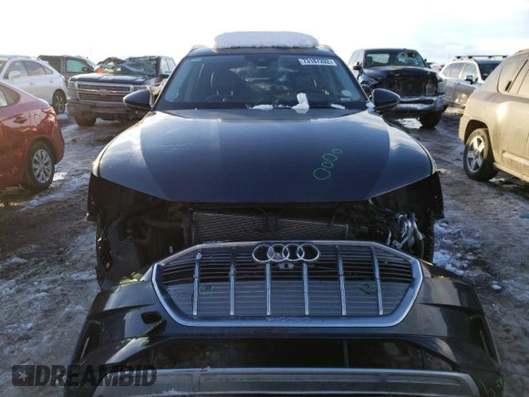 2019 Audi e-tron Prestige z VIN WA1VABGE6KB024661, wystawiony jako Copart lot #73187202 z przebiegiem Nie podano mil oraz . Historia ofert i sprzedaży dostępna na DreamBid. Obrazek 5.