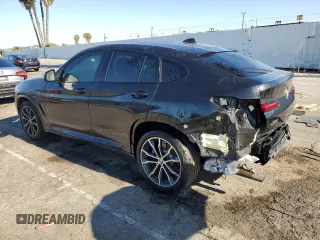 2020 BMW X4 xDrive30i with VIN 5UX2V1C0XLLE67281, listed as a Copart auction lot 60082113 with 32,438 mi miles. Bid and sale history available at carsss.com. Image 2.