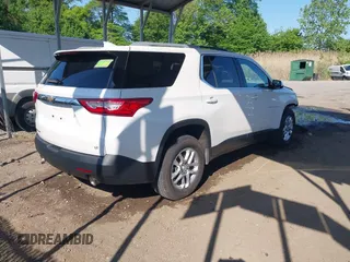 2018 Chevrolet Traverse LT Cloth z VIN 1GNEVGKWXJJ270664, wystawiony jako IAAI lot #42176492 z przebiegiem 73 534 mil mil oraz . Historia ofert i sprzedaży dostępna na DreamBid. Obrazek 4.