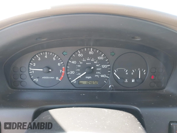 1998 Mazda 626 DX z VIN 1YVGF22CXW5702980, wystawiony jako IAAI lot #41778063 z przebiegiem 104 672 mil mil oraz . Historia ofert i sprzedaży dostępna na DreamBid. Obrazek 7.