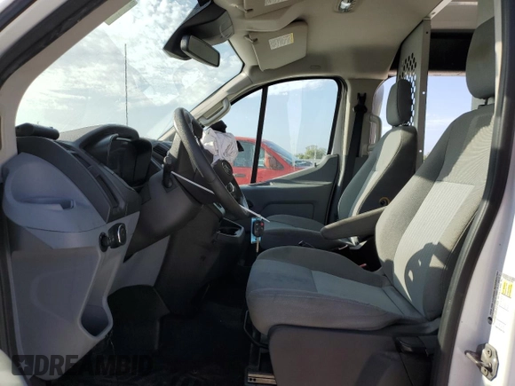 2016 Ford Transit Cargo z VIN 1FTYR1ZMXGKA70849, wystawiony jako Copart lot #50948045 z przebiegiem 93 945 mil mil oraz Szkoda całkowita • Salvage title. Historia ofert i sprzedaży dostępna na DreamBid. Obrazek 7.