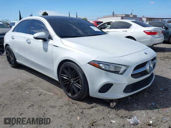 2020 Mercedes-Benz A 220 z VIN WDD3G4EB4LW038378, wystawiony jako IAAI lot #42042782 z przebiegiem 72 198 mil mil oraz . Historia ofert i sprzedaży dostępna na DreamBid. Obrazek 1.