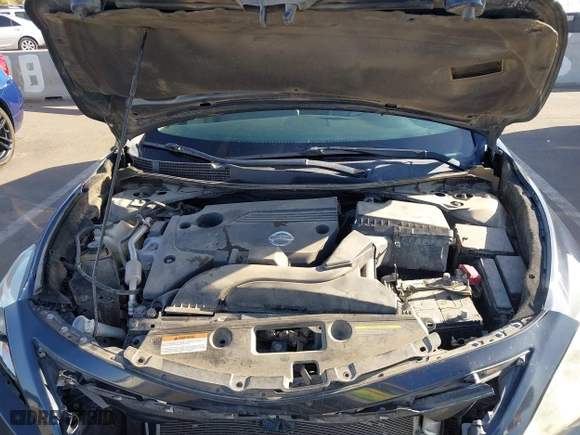 2014 Nissan Altima 2.5 SV with VIN 1N4AL3AP0EC264162, listed as a IAAI auction lot 41766855 with 135,091 mi miles. Bid and sale history available at carsss.com. Image 10.