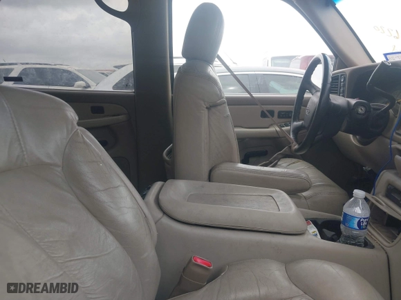 2001 Chevrolet Tahoe LS with VIN 1GNEK13T11R163918, listed as a IAAI auction lot 41886220 with 271,688 mi miles. Bid and sale history available at carsss.com. Image 5.