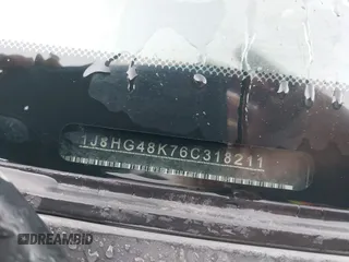 2006 Jeep Commander z VIN 1J8HG48K76C318211, wystawiony jako IAAI lot #42283615 z przebiegiem 159 470 mil mil oraz . Historia ofert i sprzedaży dostępna na DreamBid. Obrazek 9.