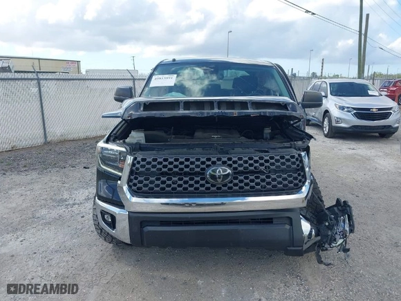 2018 Toyota Tundra 4WD SR5 with VIN 5TFDY5F12JX762827, listed as a IAAI auction lot 40815891 with 121,819 mi miles. Bid and sale history available at carsss.com. Image 12.