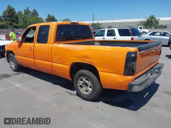 2001 Chevrolet Silverado 1500 LS with VIN 2GCEC19V411386445, listed as a IAAI auction lot 42239777 with Not Provided miles and . Bid and sale history available at DreamBid. Image 3.