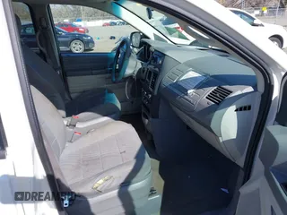 2009 Dodge Grand Caravan SE with VIN 1D8HN44E19B512130, listed as a IAAI auction lot 41997553 with Not Provided miles and . Bid and sale history available at DreamBid. Image 5.